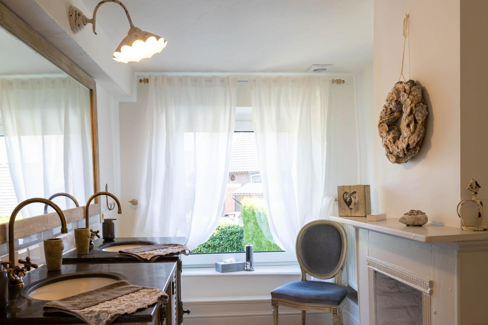 Huis Van Loon Borgloon Esterno foto