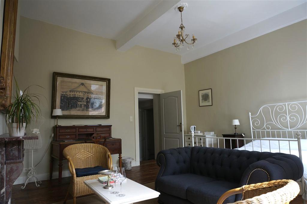 Huis Van Loon Borgloon Esterno foto